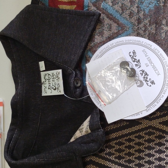 NEW with Tags Parsley & Sage Size L black button down blouse - Picture 5 of 9